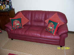 couch0168.jpg (44873 bytes)
